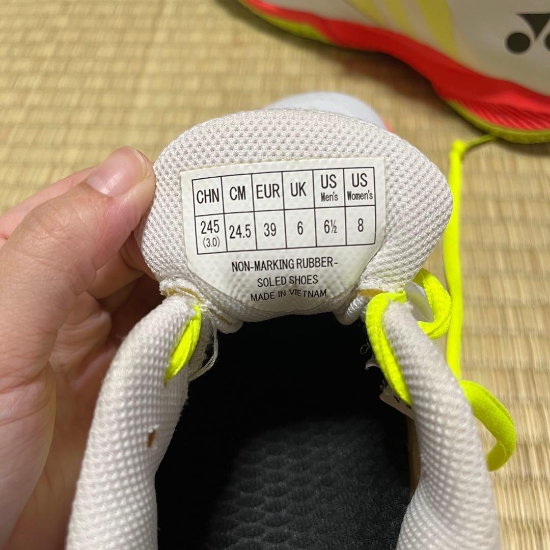 【美品】YONEX パワークッションコンフォートZワイドミッド