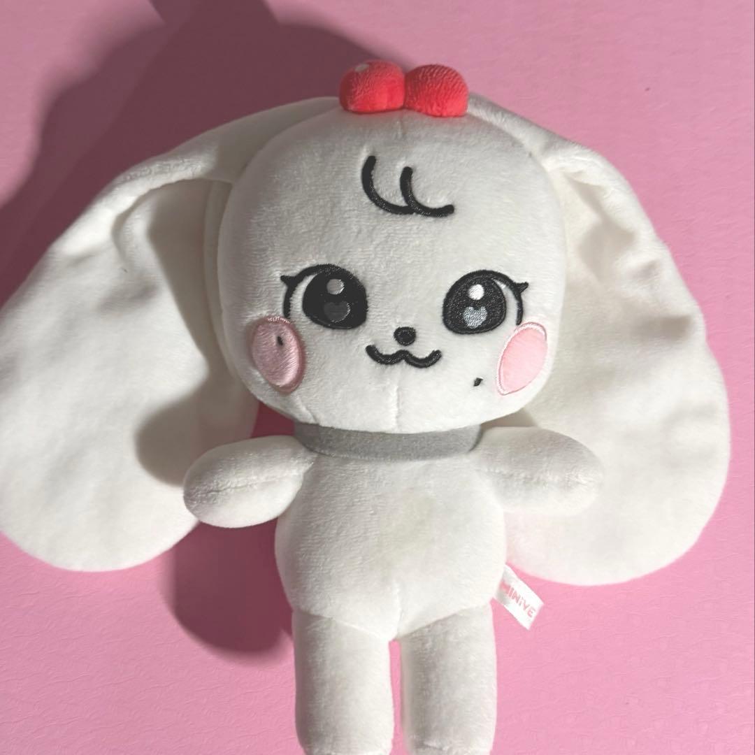 【正規品】 IVE MINIVE チェリー　ウォニョン　ぬいぐるみ