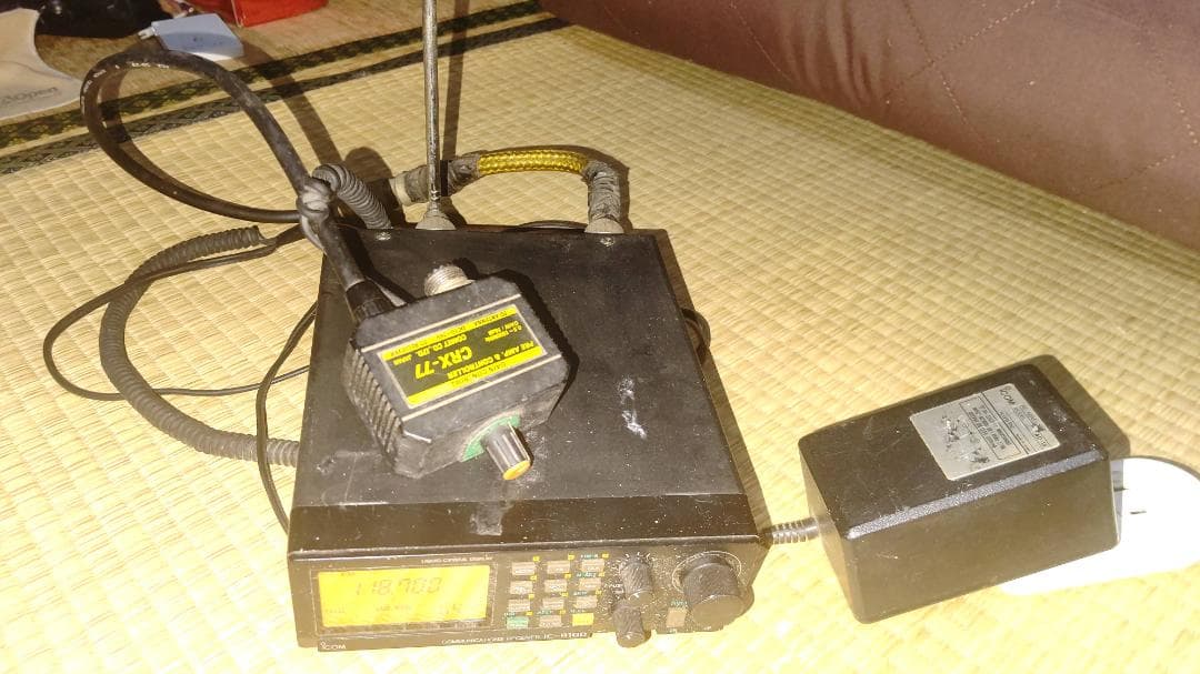 ICOM IC-R100 受信機 中古　ジャンク扱い
