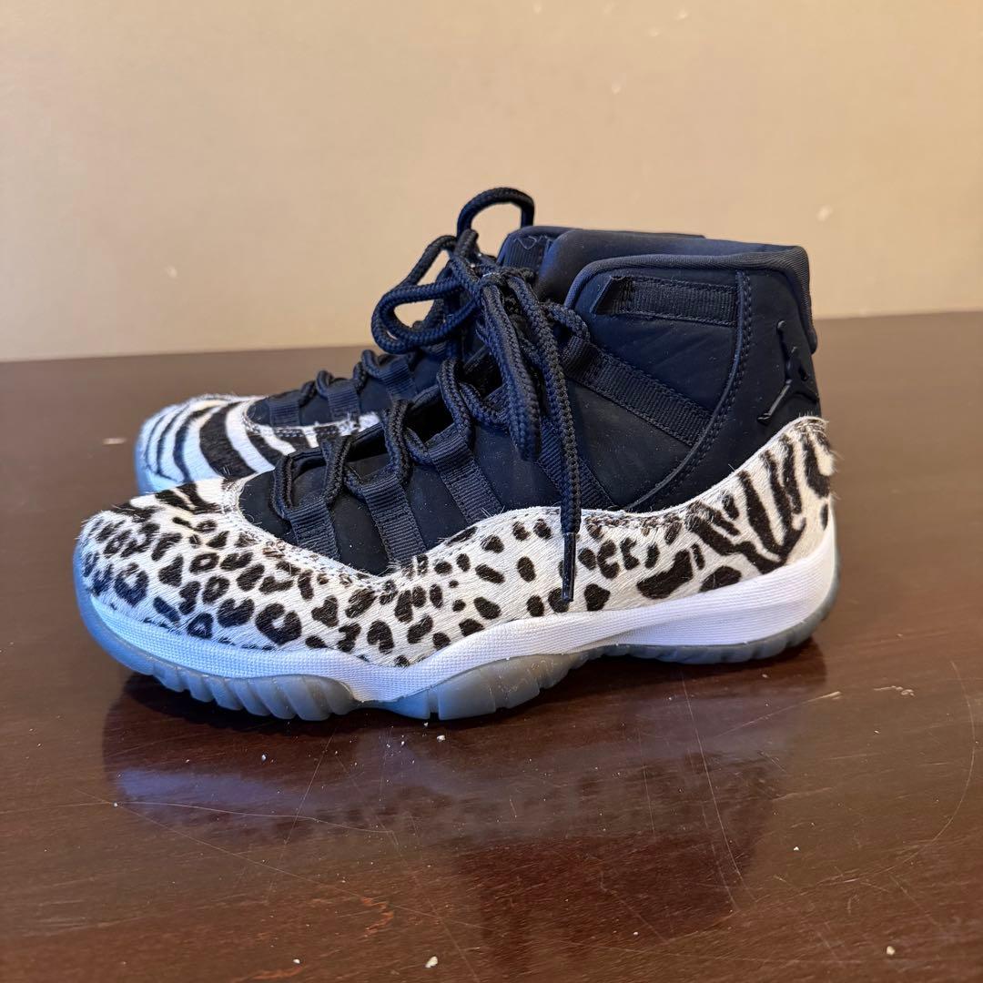 Air Jordan 11 ヒョウ柄スニーカー