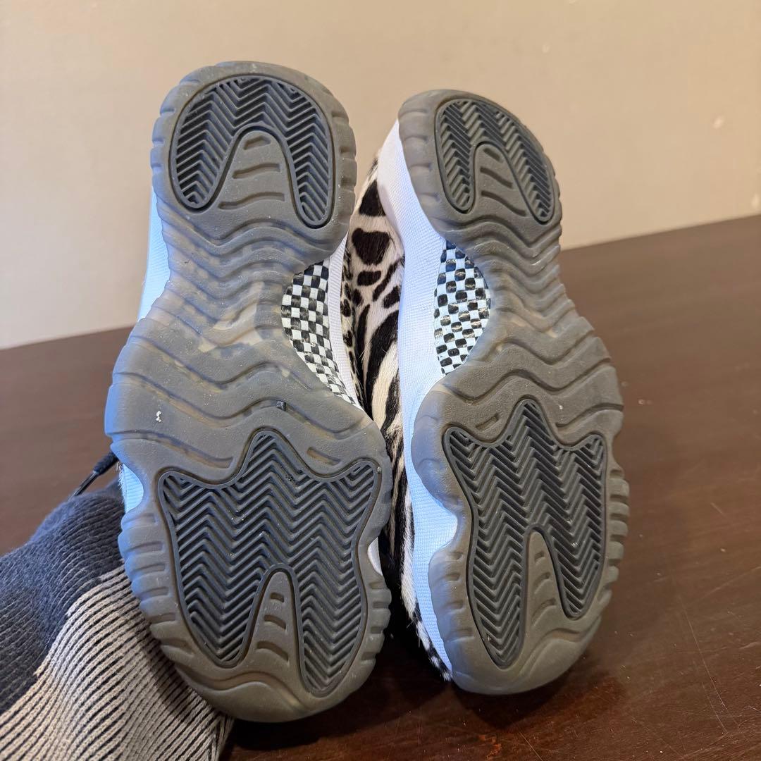 Air Jordan 11 ヒョウ柄スニーカー