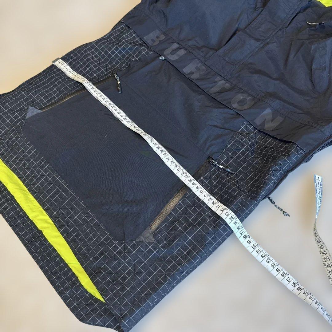 BURTON スノーボードジャケット 防水衣類専用の洗剤で洗いました。