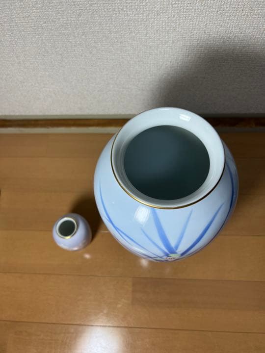294 深川製磁　花瓶　2客　彩色磁絵　染付官窯