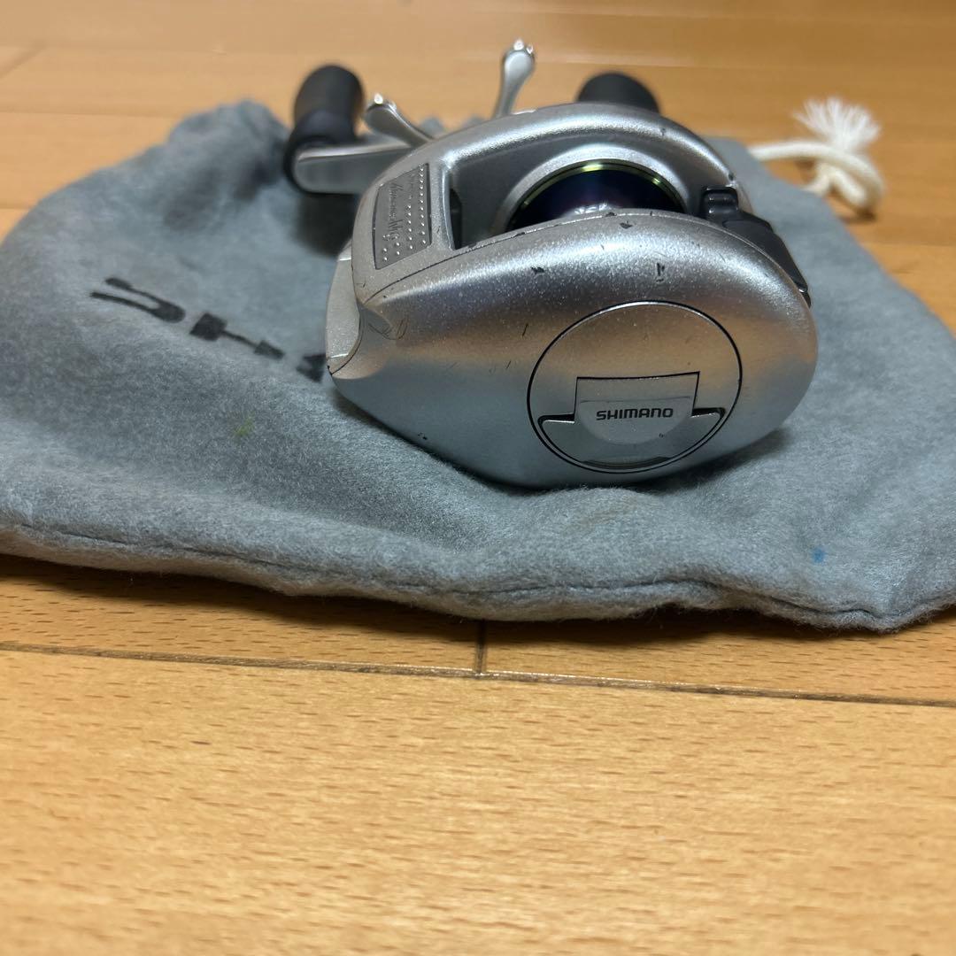 SHIMANO ベイトリール 収納袋付き