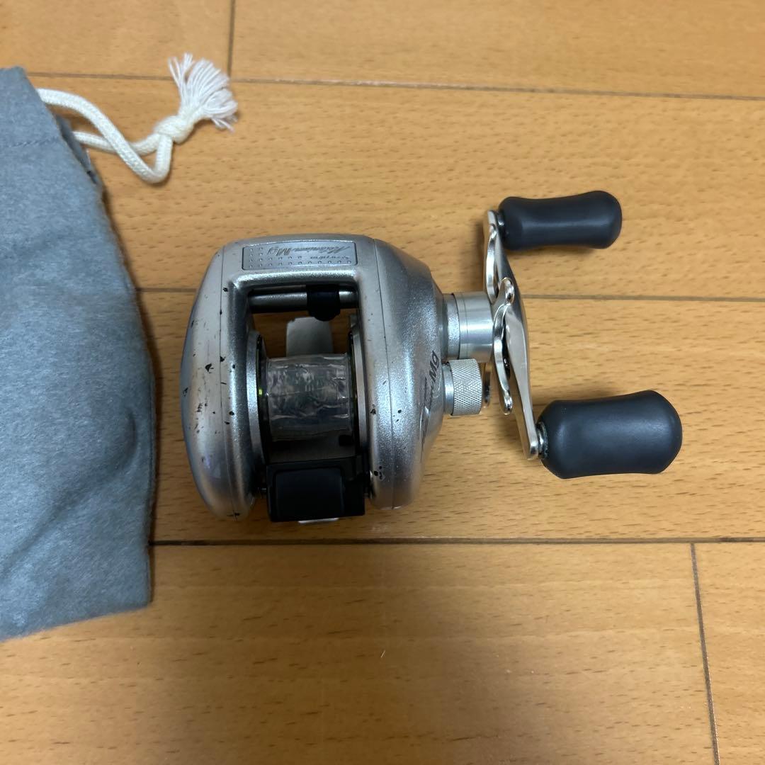 SHIMANO ベイトリール 収納袋付き