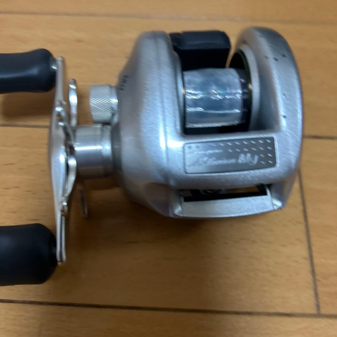 SHIMANO ベイトリール 収納袋付き