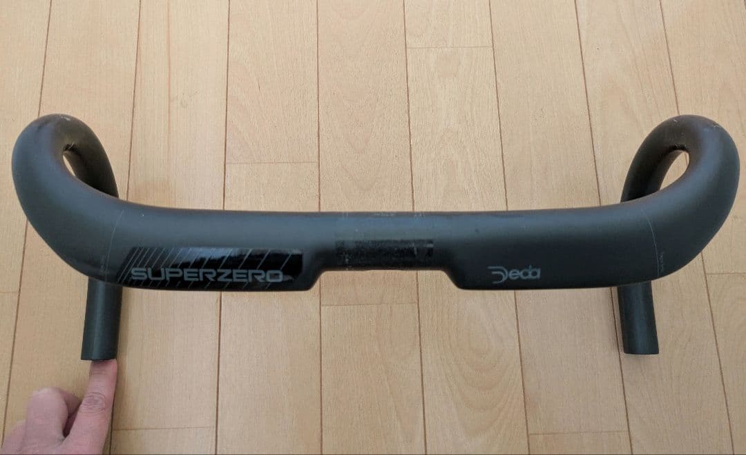 や　Superzero カーボンハンドルバー・ステム
