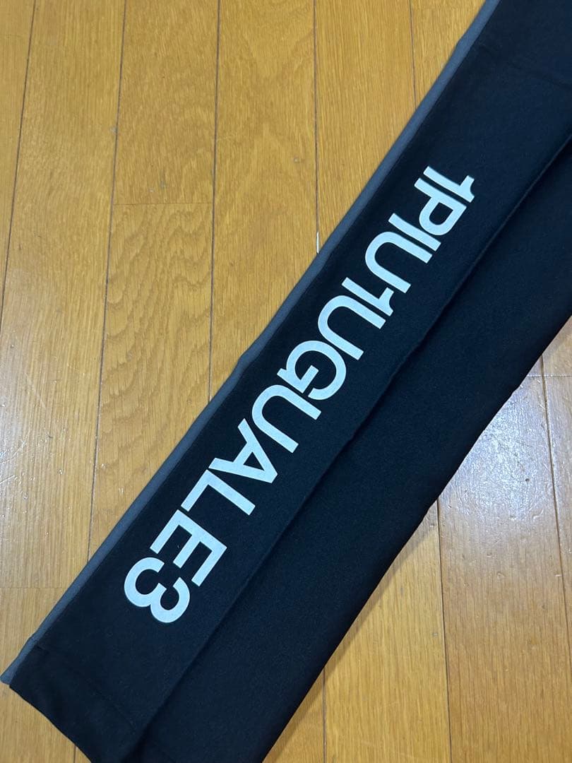 1PIU1UGUALE3 ゴルフパンツ定価44000円