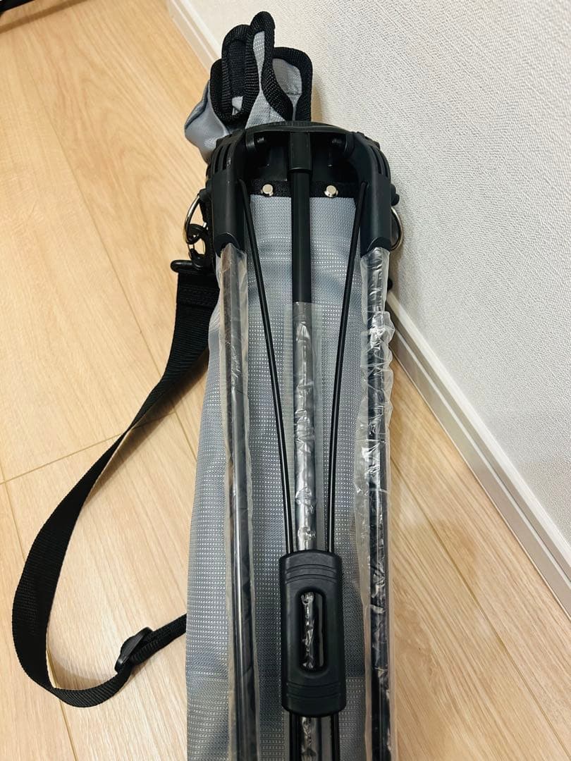 TaylorMade セルフスタンドケース　グレー、イエロー