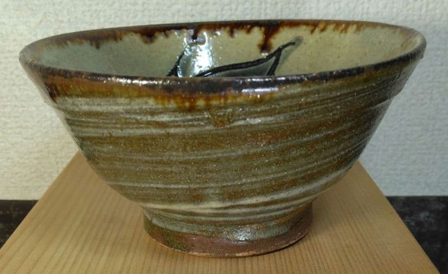 最上作 人間国宝 金城次郎 魚紋茶碗(外刷毛目) 栞 共箱 無傷 壷屋焼
