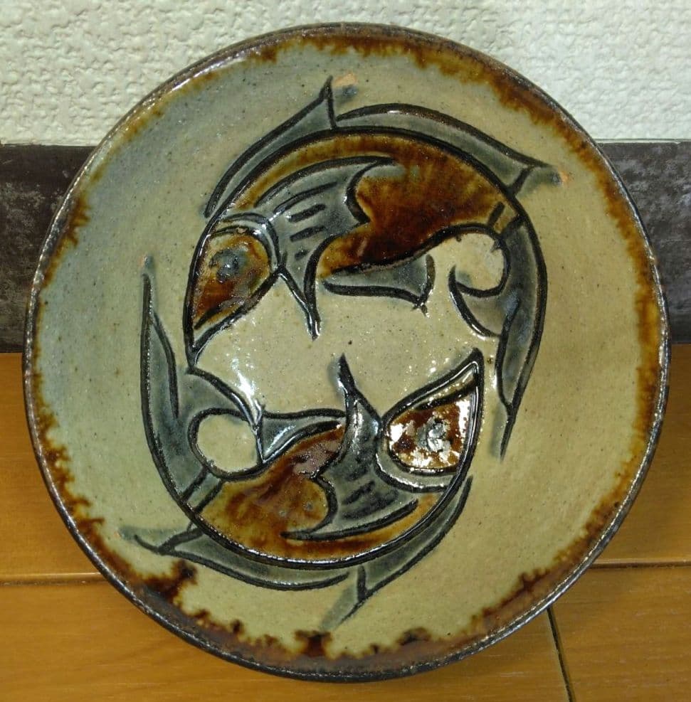 最上作 人間国宝 金城次郎 魚紋茶碗(外刷毛目) 栞 共箱 無傷 壷屋焼
