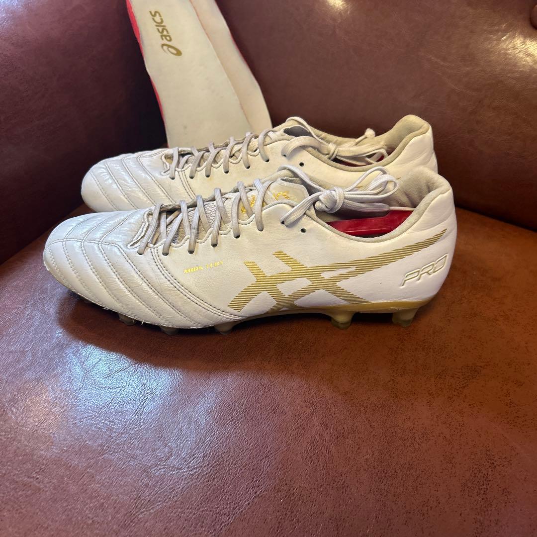 ASICS PRO 2サッカーシューズ ホワイト/ゴールド