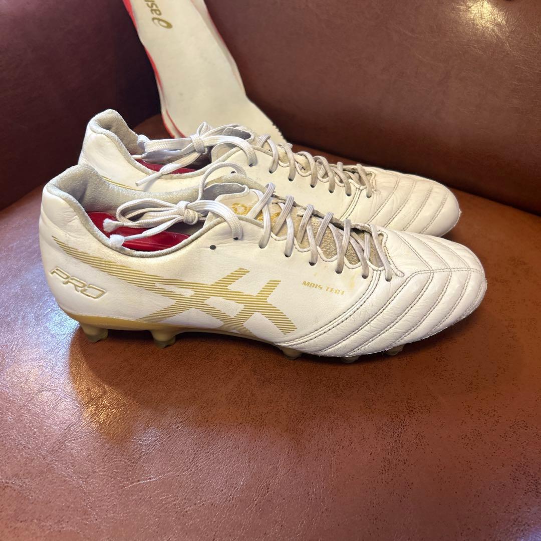 ASICS PRO 2サッカーシューズ ホワイト/ゴールド