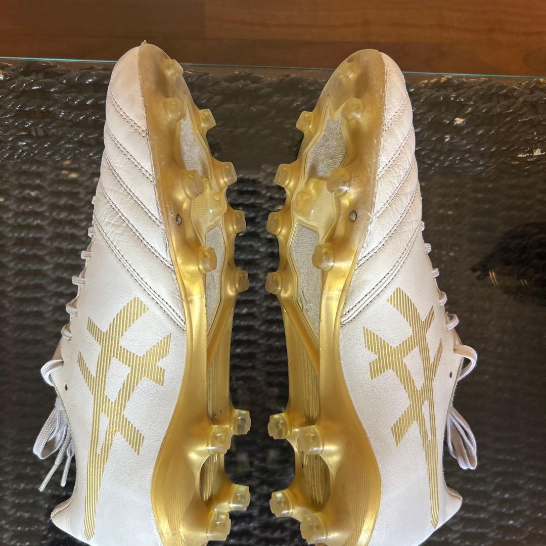 ASICS PRO 2サッカーシューズ ホワイト/ゴールド