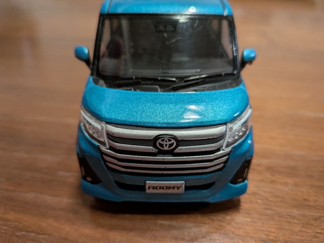 TOYOTA ルーミー カラーサンプル ターコイズブルーマイカメタリック