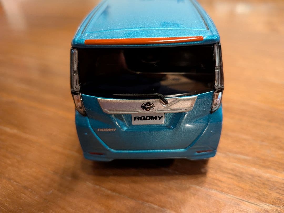 TOYOTA ルーミー カラーサンプル ターコイズブルーマイカメタリック