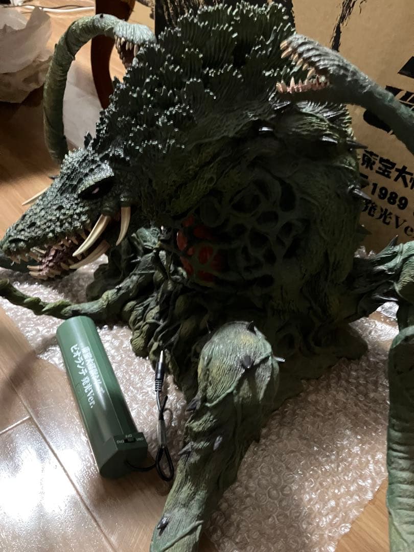 ゴジラ　ビオランテ　発光　東宝大怪獣シリーズ