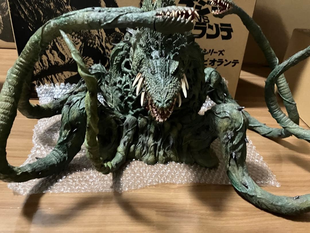 ゴジラ　ビオランテ　発光　東宝大怪獣シリーズ