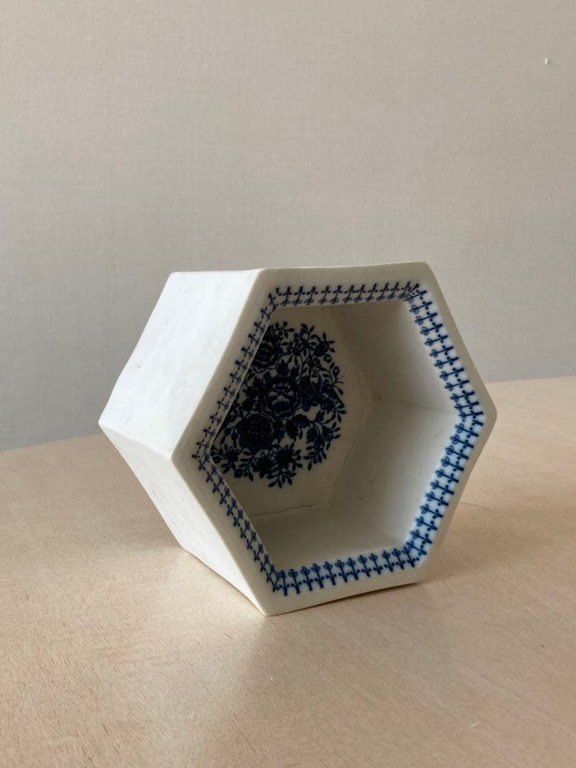 Rut Bryk; HEXAGON/ ルート・ブリュック ヘキサゴン