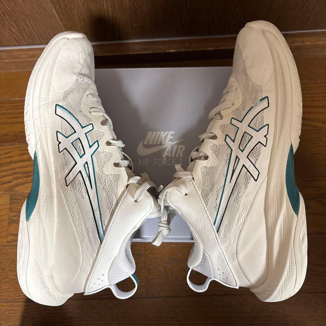 シューズ(男性用) ASICS GELHOOP V16