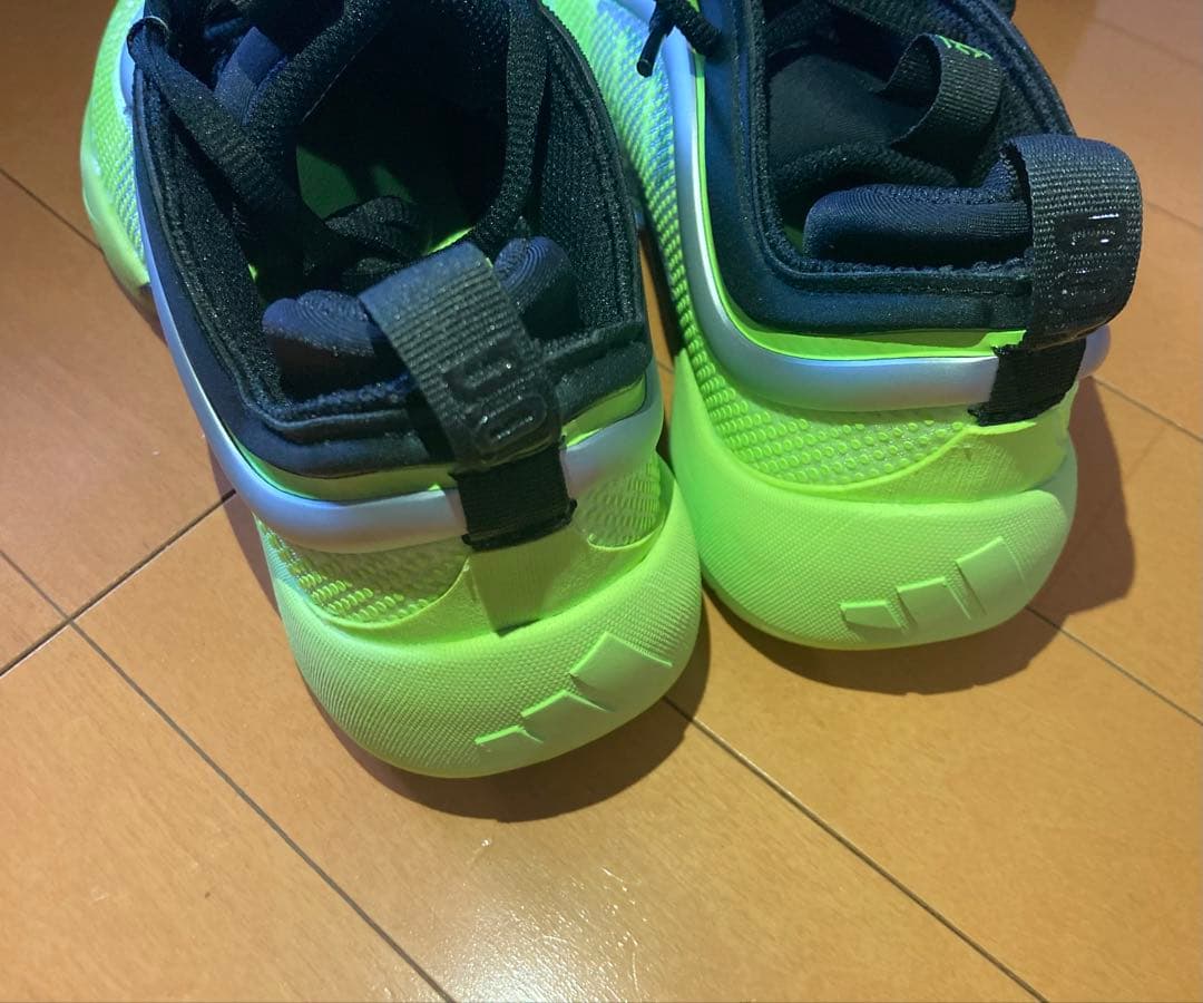 新品adidasアディダスバッシュD.O.N. ISSUE 6スニーカー25.5