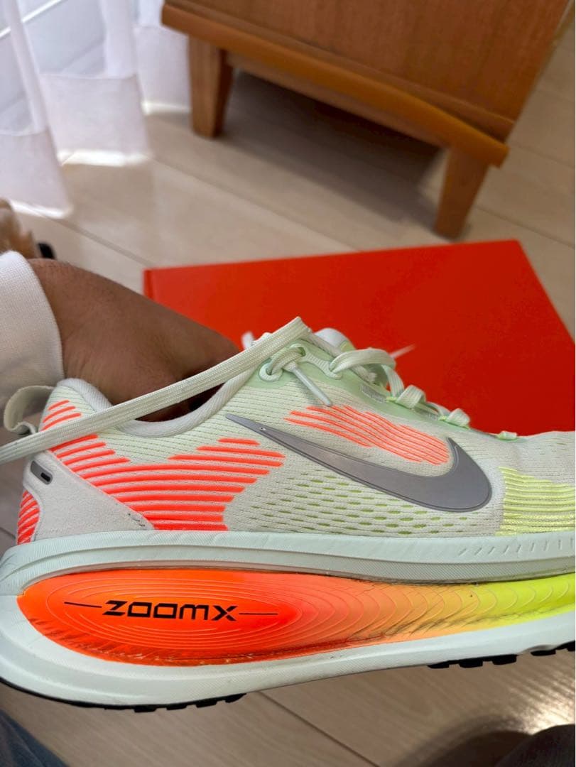 中古 NIKE VOMERO 18 27cm ナイキ ボメロ18