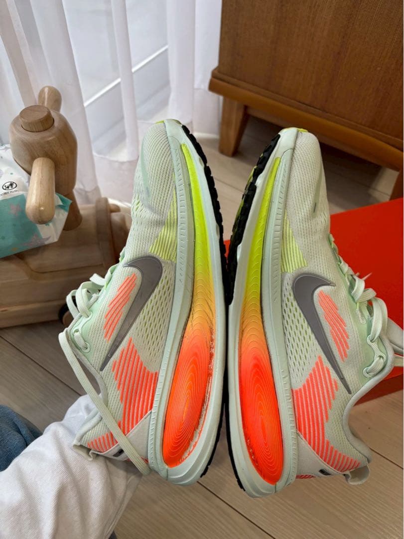 中古 NIKE VOMERO 18 27cm ナイキ ボメロ18
