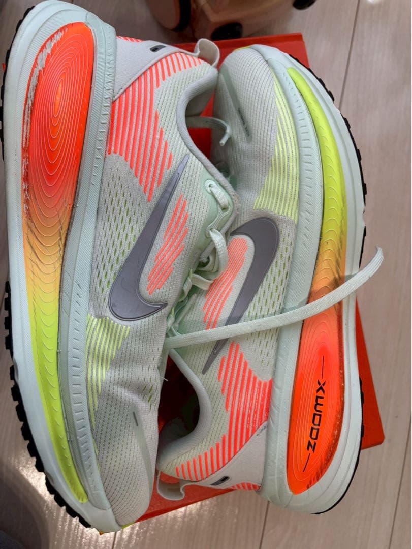 中古 NIKE VOMERO 18 27cm ナイキ ボメロ18