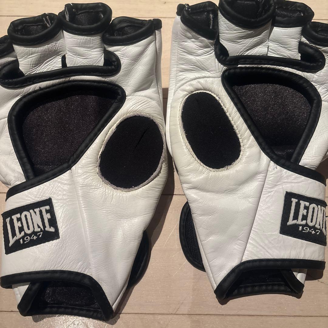BELLATOR MMAホワイトオープンフィンガーグローブ(L size)