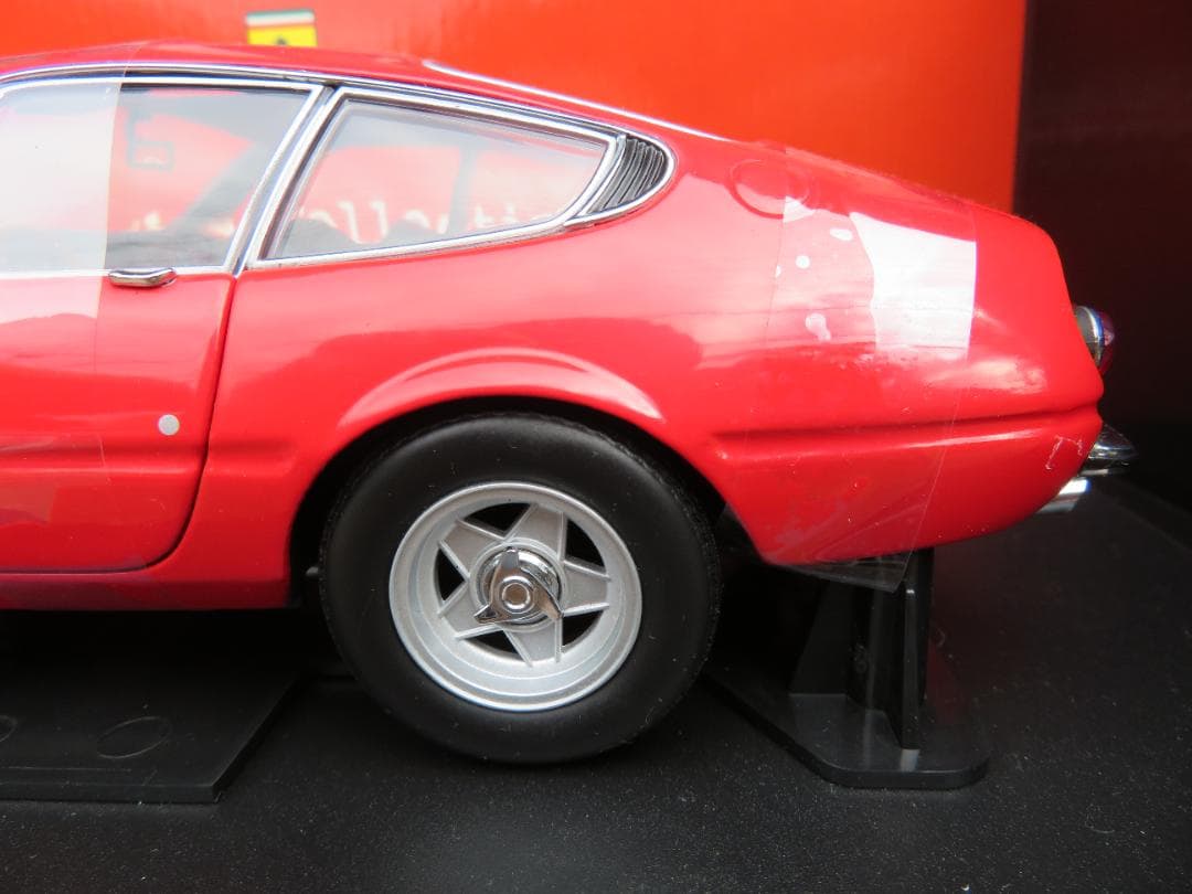 京商　1/18　フェラーリ365GTB4（デイトナ）
