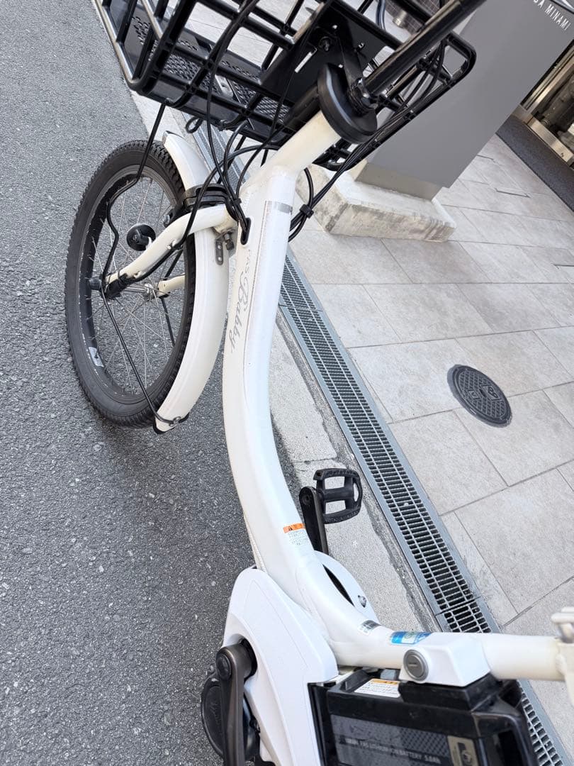 子供乗せ　ヤマハ　電動アシスト自転車 チャイルドシート付き ホワイト