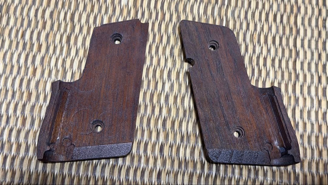 東京マルイ千束の銃用木製グリップ