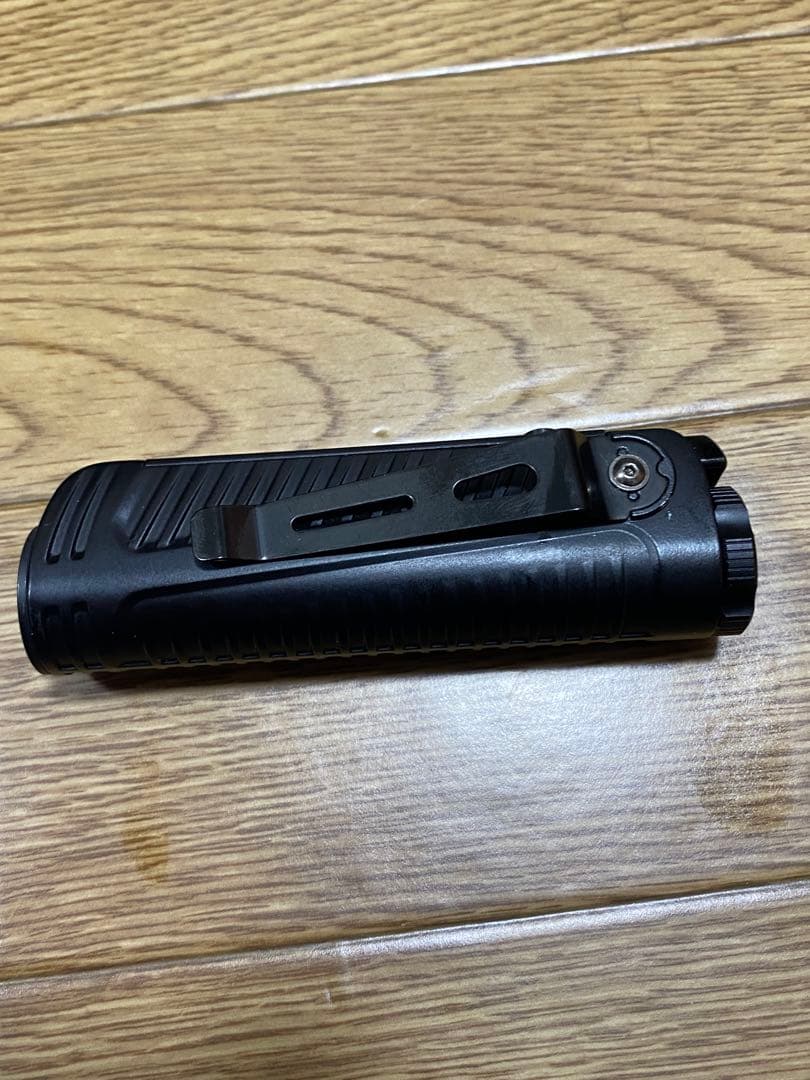 NITECORE P18 1800ルーメン タクティカル懐中電灯　未使用