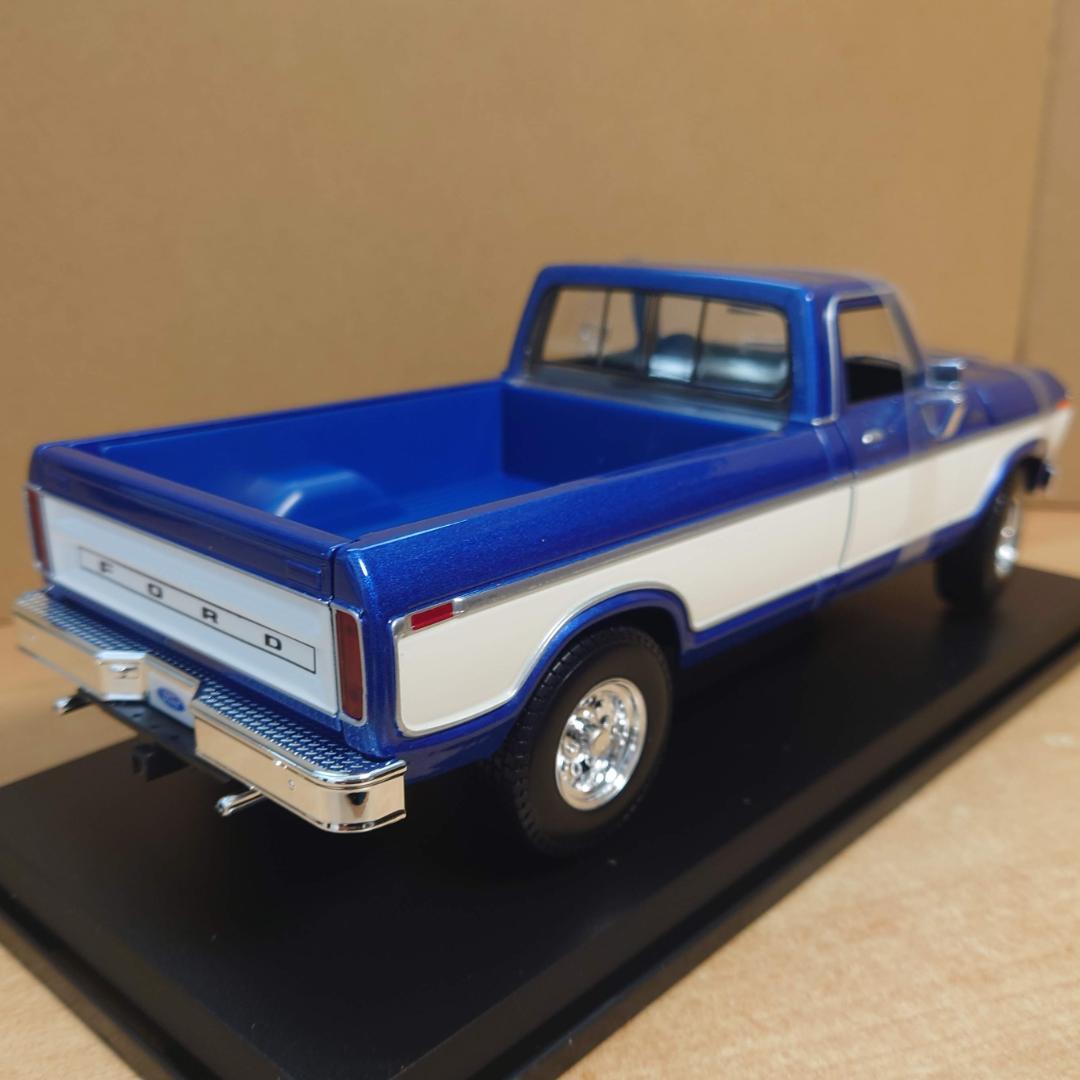 1/18 フォード F150 ピックアップトラック ブルー 1979 Ford