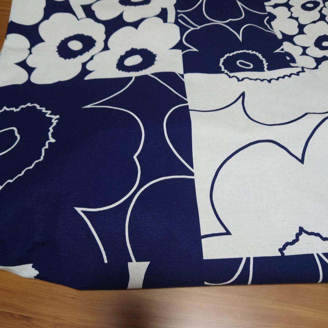 MARIMEKKO 花柄カーテン ネイビー・ホワイト
