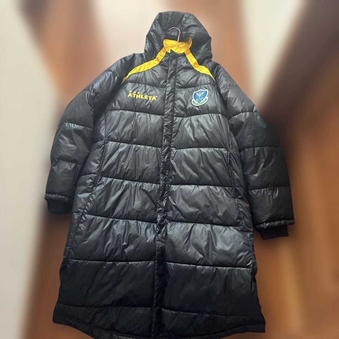 栃木SC ATHLETA ベンチコート ブラック/イエロー サイズF