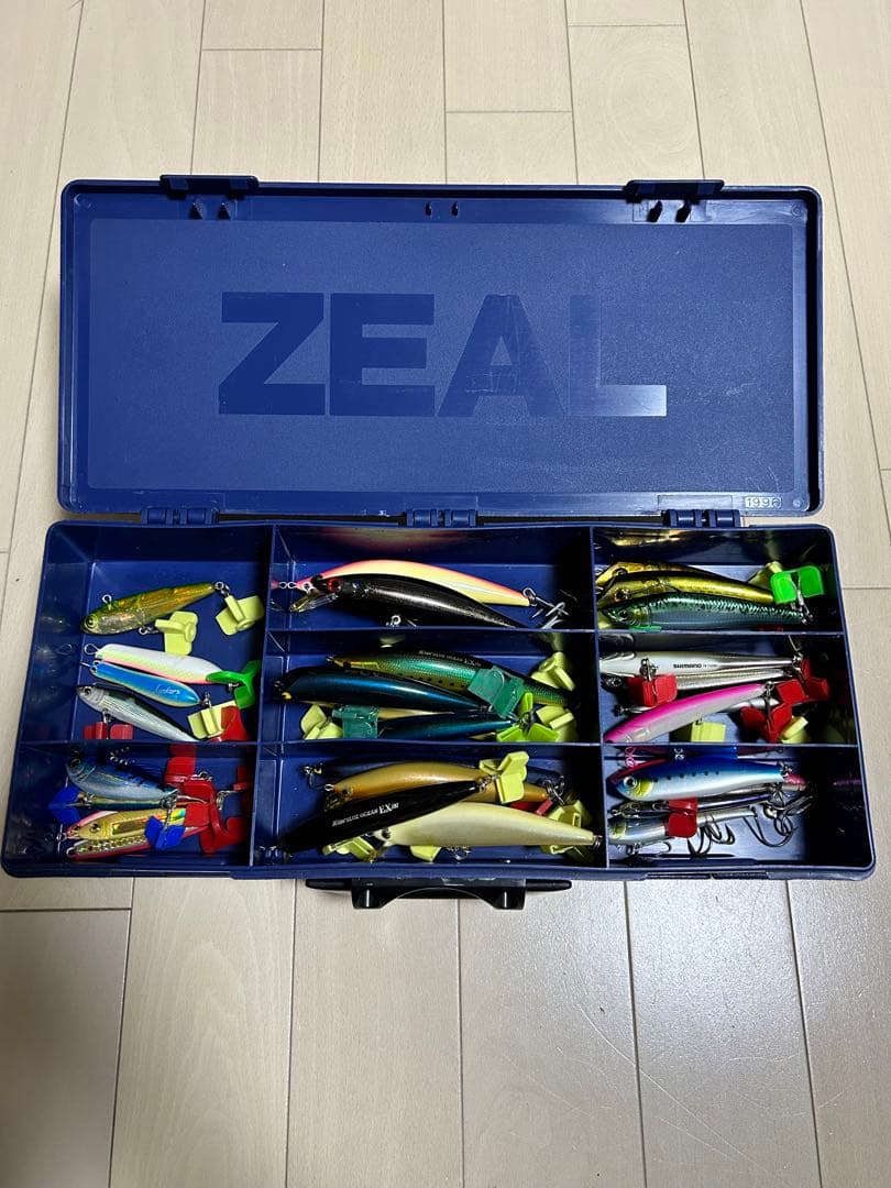 ZEAL zeal AMAZONAS 両開き　ルアー付き　アマゾンボックス