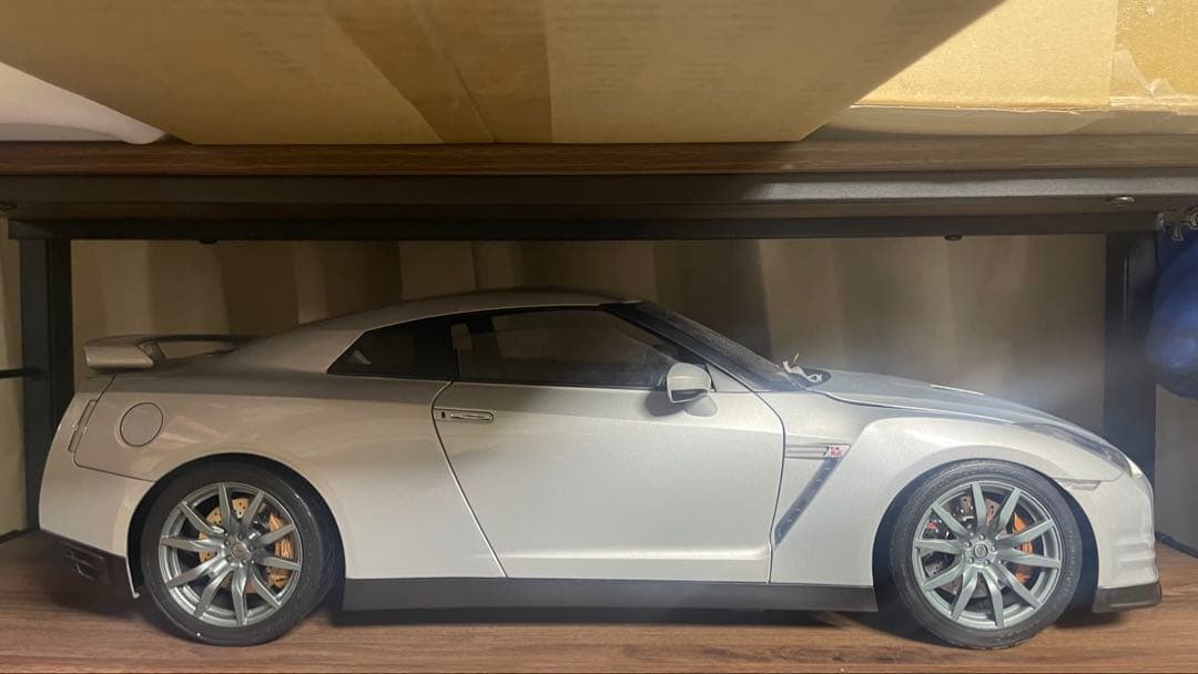 イーグルモス　1/8 R35 GT-R ジャンク