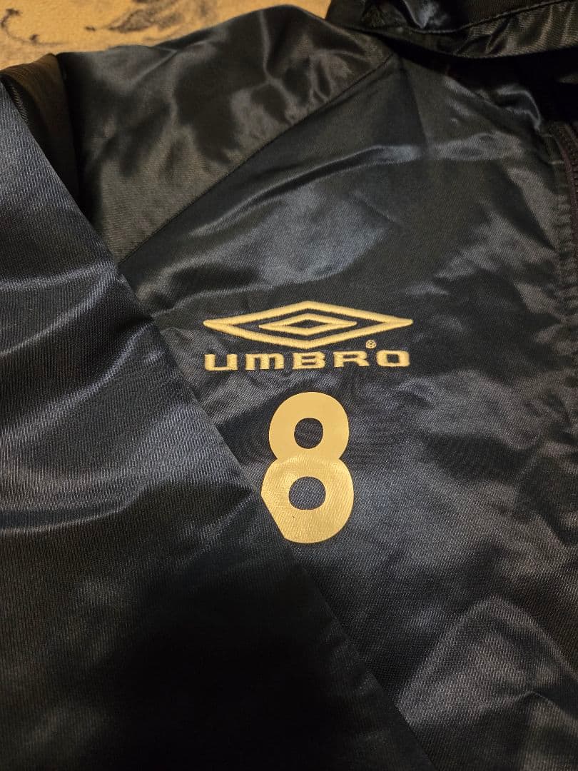 【2】岡山学芸館UMBRO ウィンドブレーカー 上下セット 8番