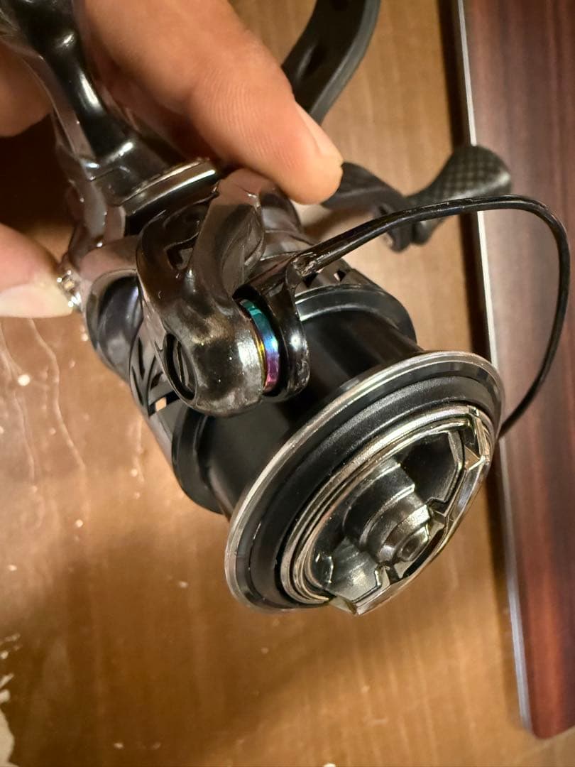 C2000CF4 スピニングリール
