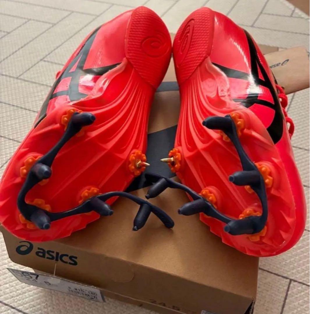 asics スパイクシューズ 赤