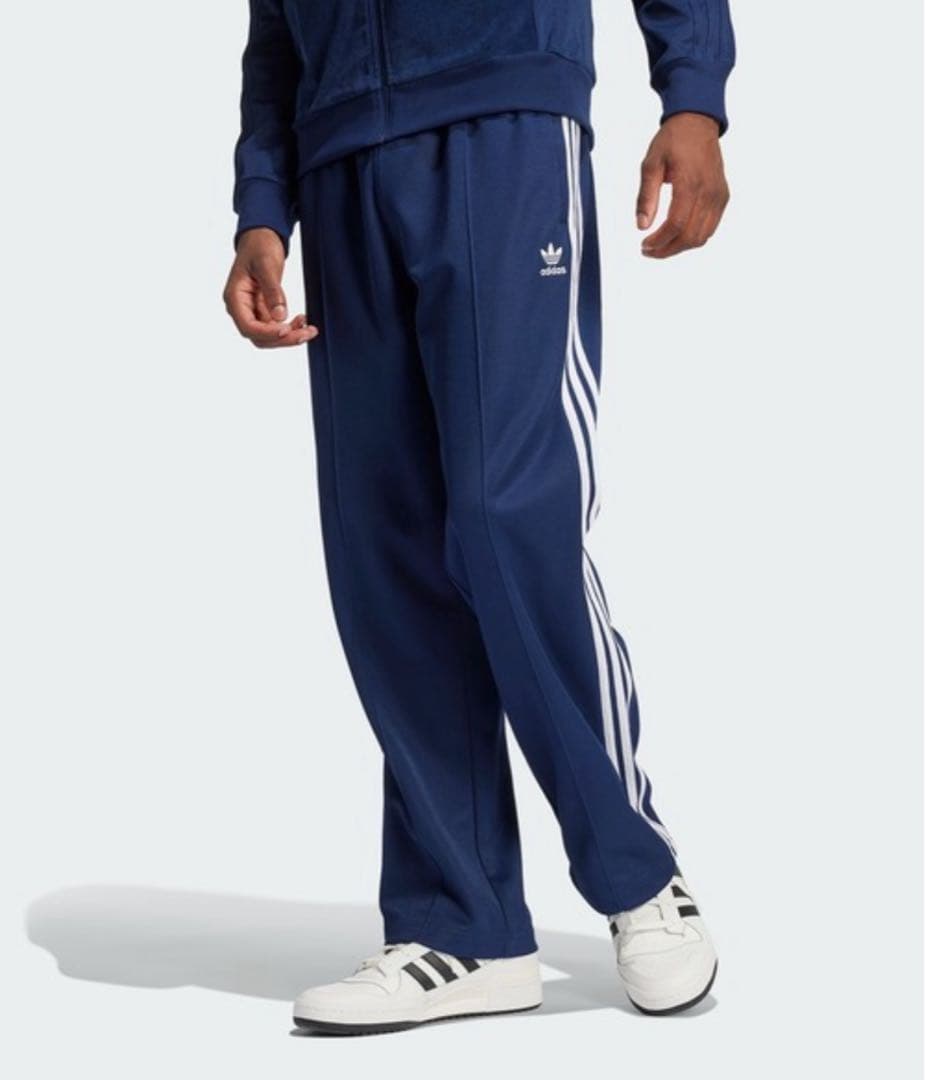 adidas アディダスバギートラックパンツ