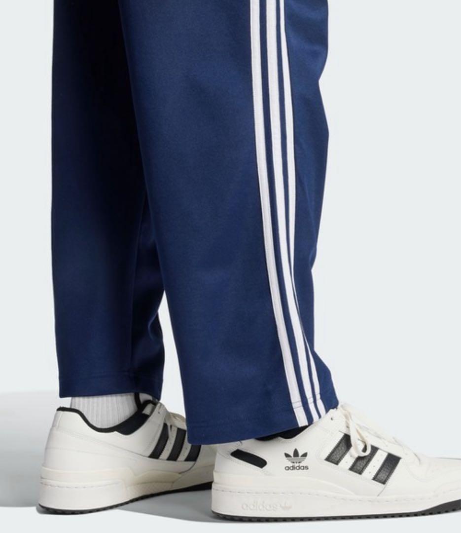 adidas アディダスバギートラックパンツ