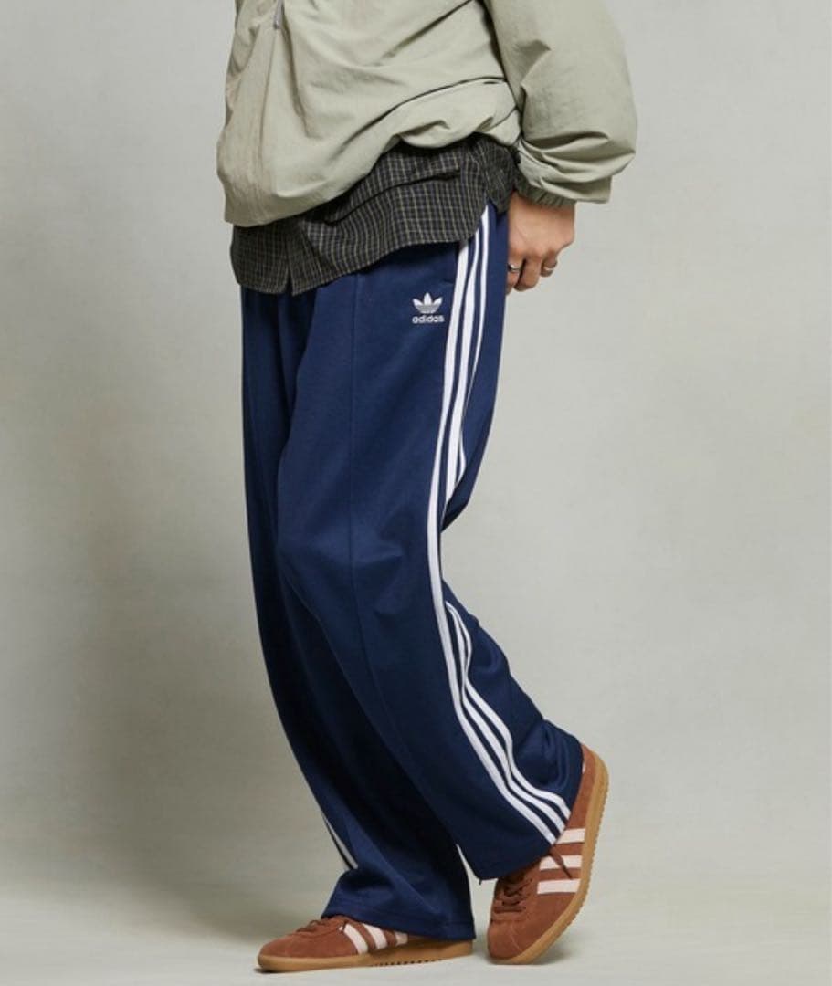 adidas アディダスバギートラックパンツ