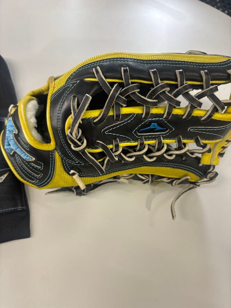 Global Elite 軟式グローブ イエロー/ブラック 収納袋付き