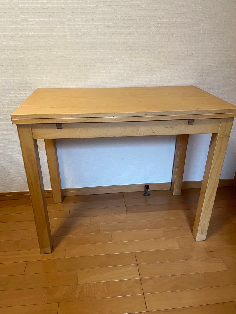 送料込み　　廃盤品　BJURSTA （ビュースタ） 伸長式テーブル