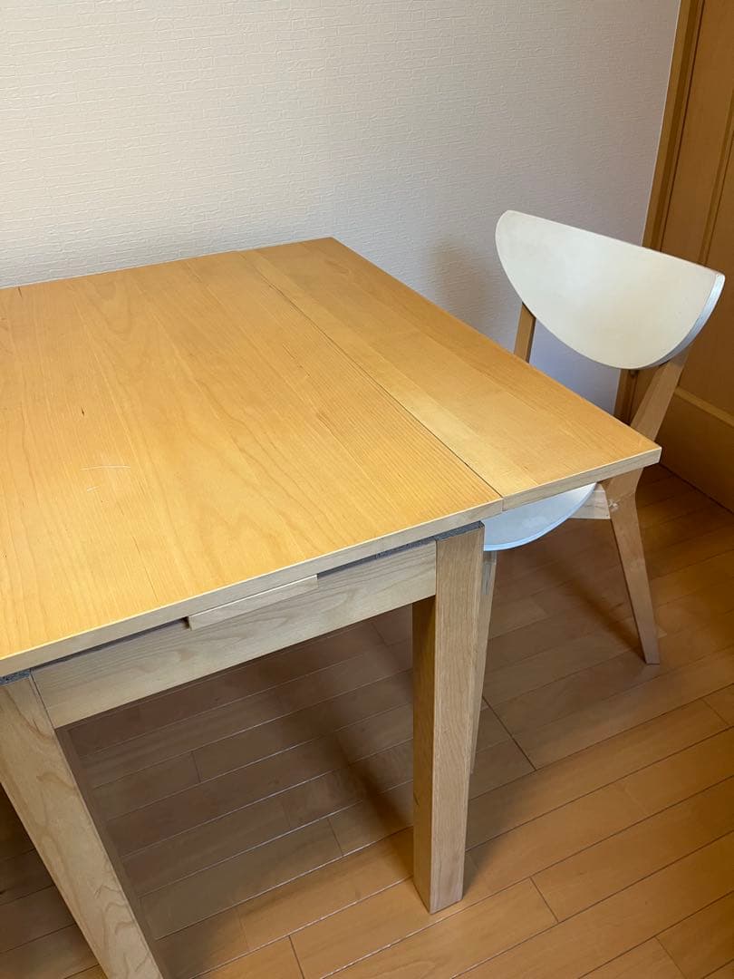送料込み　　廃盤品　BJURSTA （ビュースタ） 伸長式テーブル
