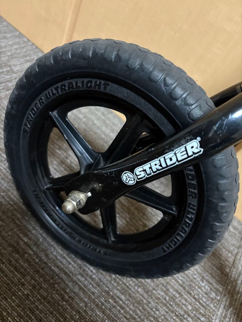 STRIDER バランスバイク 緑 12インチ