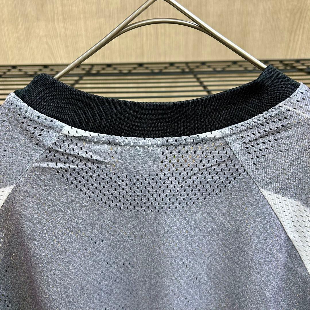 新品未使用！　adidas グラフィックメッシュ長袖Tシャツ　グレー