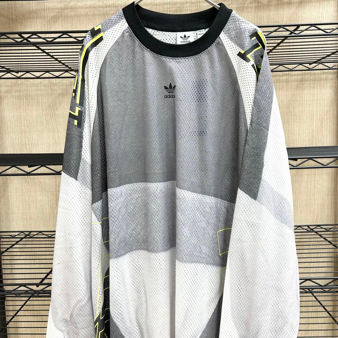 新品未使用！　adidas グラフィックメッシュ長袖Tシャツ　グレー